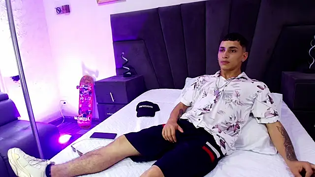 JhoanLeandro online show from 02-09-25, 04:25