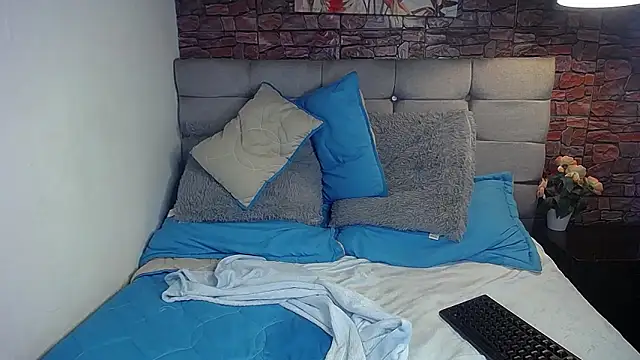 Snapshot of vicky_bass chatting on 03-10-25, 09:40 vicky bass online show from 03-10-25, 09:40