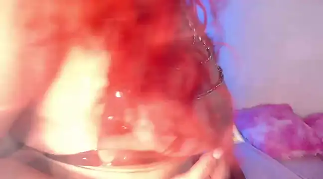 Snapshot of EstefyTabbo chatting on 02-10-25, 11:25 EstefyTabbo online show from 02-10-25, 11:25