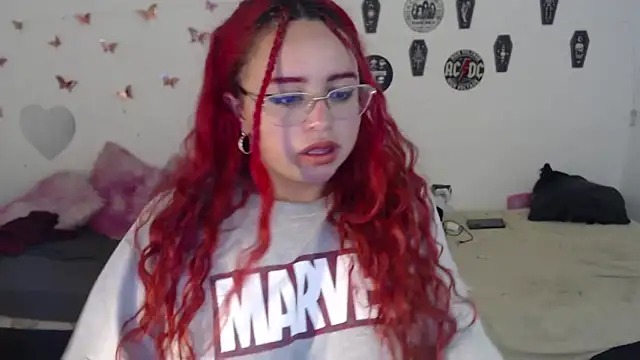 Snapshot of EstefyTabbo chatting on 12-15-25, 09:30 EstefyTabbo online show from 12-15-25, 09:30