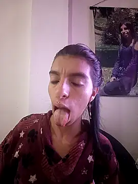 Ariell Kieran online show from 09-30-25, 04:23