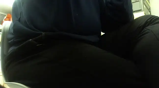 Snapshot of beartopslave chatting on 02-12-25, 04:44 beartopslave online show from 02-12-25, 04:44