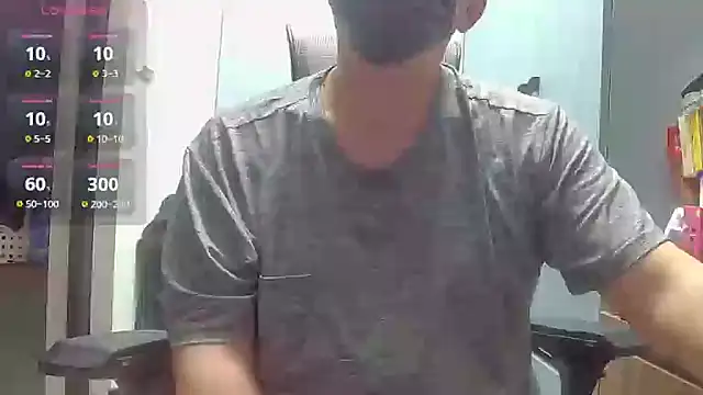 Snapshot of beartopslave chatting on 10-23-25, 05:18 beartopslave online show from 10-23-25, 05:18