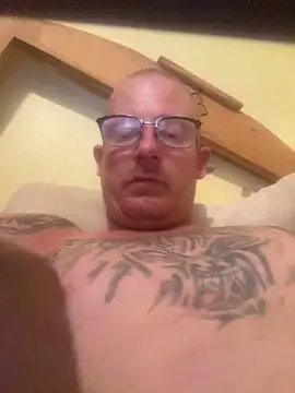 Snapshot of ClimbedCaelum chatting on 10-11-25, 06:23 ClimbedCaelum online show from 10-11-25, 06:23