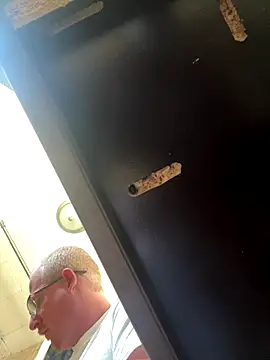 Snapshot of ClimbedCaelum chatting on 11-01-25, 08:22 ClimbedCaelum online show from 11-01-25, 08:22