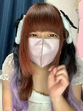 Snapshot of PINO_pino_01 chatting on 11-26-25, 06:42 PINO pino 01 online show from 11-26-25, 06:42