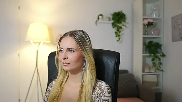 Snapshot of catecrago_ chatting on 09-15-25, 01:00 catecrago online show from 09-15-25, 01:00