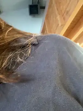 Snapshot of Lars-Lola chatting on 11-30-25, 11:47 Lars-Lola online show from 11-30-25, 11:47