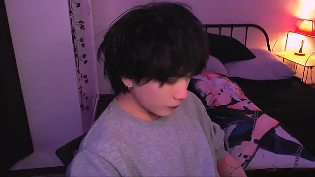 Snapshot of rennnuts chatting on 10-09-25, 01:53 rennnuts online show from 10-09-25, 01:53