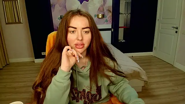 Snapshot of MissisCaty chatting on 02-14-26, 03:58 MissisCaty online show from 02-14-26, 03:58