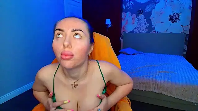 Snapshot of MissisCaty chatting on 07-19-26, 06:06 MissisCaty online show from 07-19-26, 06:06