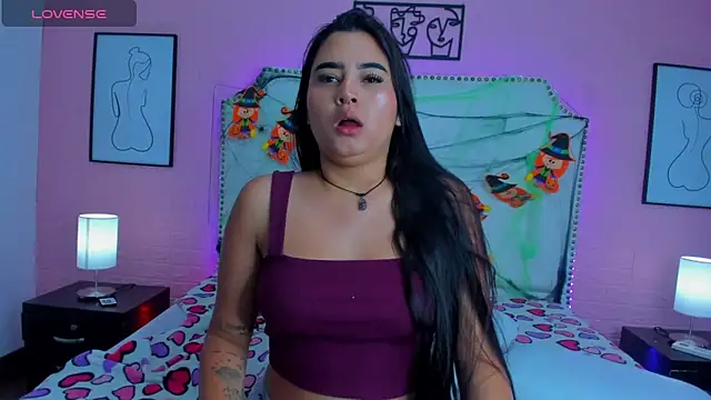  Emma whiitee  online show from 10-29-25, 01:13