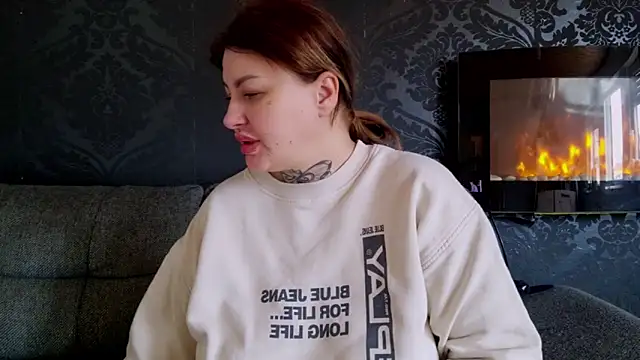 CannabisQueenn online show from 03-17-25, 08:29