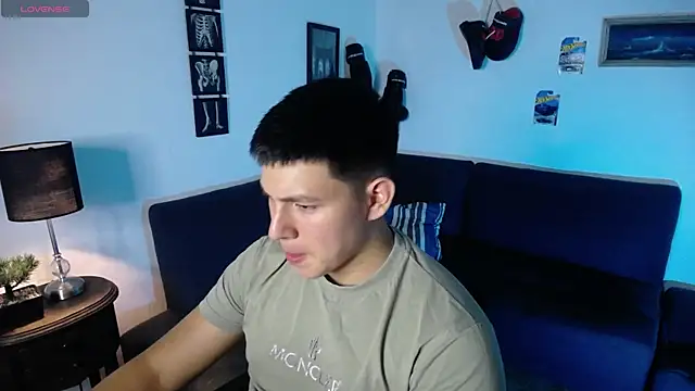 JamesCr  online show from 04-10-26, 11:20