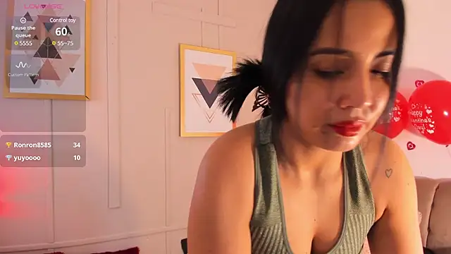 Snapshot of Violetta_0 chatting on 02-15-25, 04:45 Violetta 0 online show from 02-15-25, 04:45