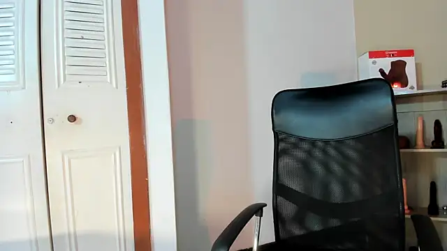 Snapshot of Violetta_0 chatting on 09-12-25, 01:44 Violetta 0 online show from 09-12-25, 01:44