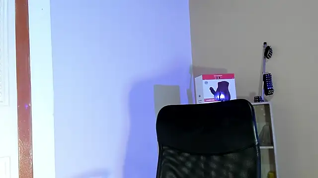 Snapshot of Violetta_0 chatting on 09-24-25, 01:25 Violetta 0 online show from 09-24-25, 01:25