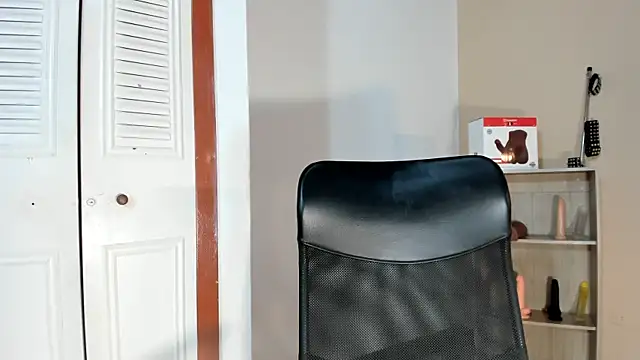 Snapshot of Violetta_0 chatting on 09-30-25, 01:05 Violetta 0 online show from 09-30-25, 01:05