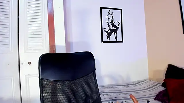 Violetta 0 online show from 04-15-26, 07:58