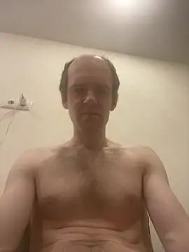 LynnAhNight online show from 02-24-25, 03:23