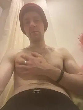 Snapshot of LynnAhNight chatting on 02-27-25, 03:04 LynnAhNight online show from 02-27-25, 03:04