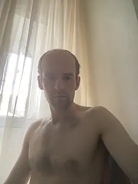 Snapshot of LynnAhNight chatting on 10-05-25, 04:22 LynnAhNight online show from 10-05-25, 04:22