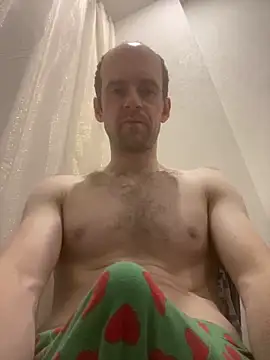 Snapshot of LynnAhNight chatting on 10-10-25, 03:27 LynnAhNight online show from 10-10-25, 03:27