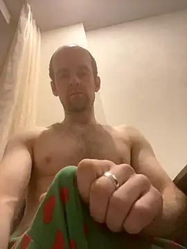 Snapshot of LynnAhNight chatting on 10-18-25, 03:09 LynnAhNight online show from 10-18-25, 03:09