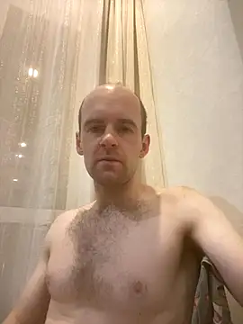 Snapshot of LynnAhNight chatting on 11-18-25, 02:50 LynnAhNight online show from 11-18-25, 02:50