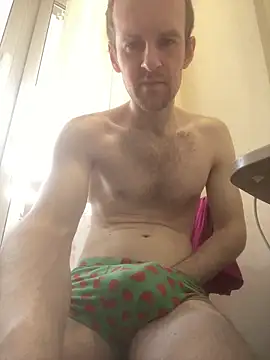 LynnAhNight online show from 04-04-26, 04:55