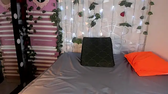 Snapshot of cassidy_blossom chatting on 02-12-25, 02:35 cassidy blossom online show from 02-12-25, 02:35