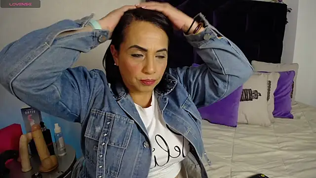 Snapshot of GochitaWild chatting on 09-08-25, 08:19 GochitaWild online show from 09-08-25, 08:19