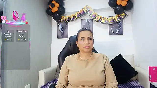 Snapshot of GochitaWild chatting on 10-12-25, 12:59 GochitaWild online show from 10-12-25, 12:59