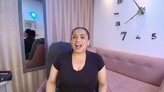 Snapshot of GochitaWild chatting on 11-09-25, 01:31 GochitaWild online show from 11-09-25, 01:31