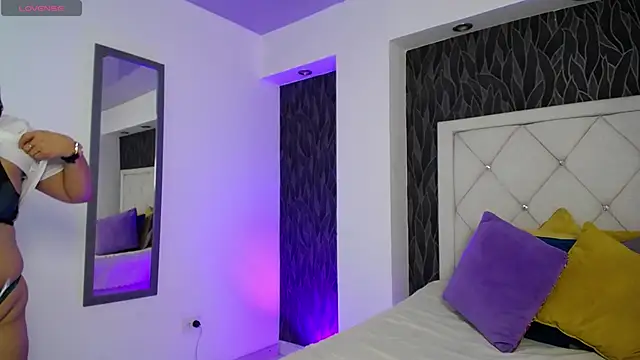 Snapshot of GochitaWild chatting on 02-15-26, 02:47 GochitaWild online show from 02-15-26, 02:47