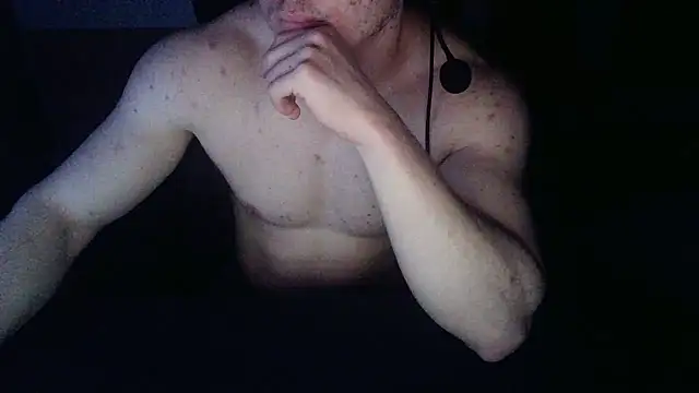 Snapshot of kissspls chatting on 03-08-25, 08:14 kissspls online show from 03-08-25, 08:14