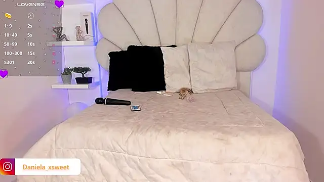 Snapshot of Danielaangelina chatting on 09-22-25, 05:20 Danielaangelina online show from 09-22-25, 05:20