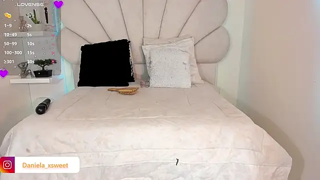 Snapshot of Danielaangelina chatting on 10-11-25, 06:23 Danielaangelina online show from 10-11-25, 06:23