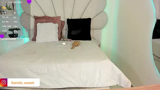 Snapshot of Danielaangelina chatting on 10-12-25, 06:34 Danielaangelina online show from 10-12-25, 06:34