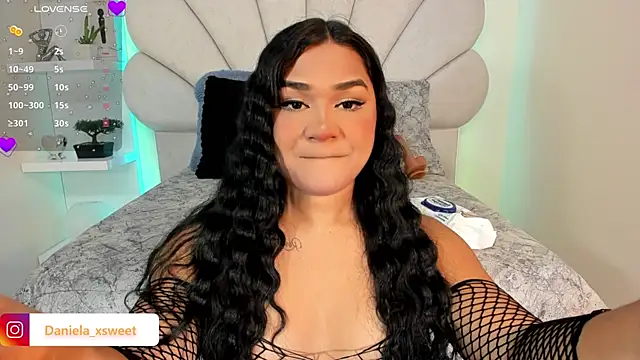 Snapshot of Danielaangelina chatting on 11-05-25, 06:46 Danielaangelina online show from 11-05-25, 06:46