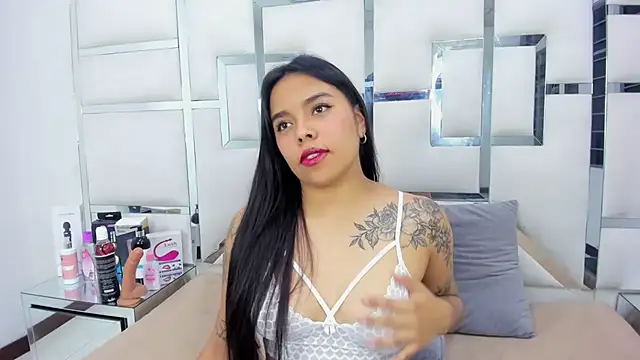 ZoeWan69 online show from 02-28-25, 06:52