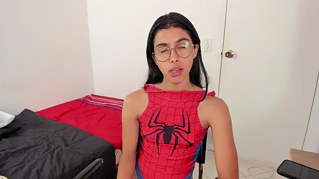 Snapshot of Mazikeen__18 chatting on 02-20-26, 01:44 Mazikeen 18 online show from 02-20-26, 01:44