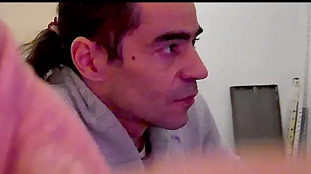 ReyDeBotones online show from 03-08-26, 09:40