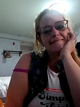 CutiepieMandii143 online show from 03-21-25, 06:40