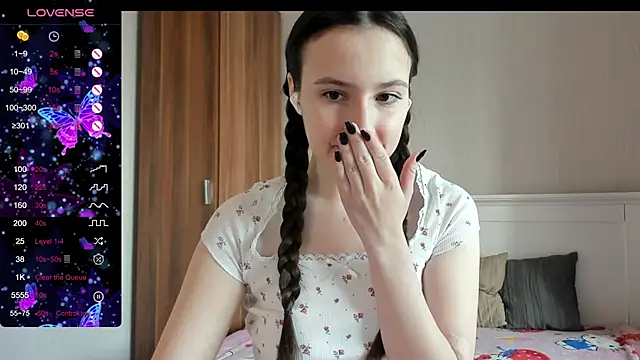 Snapshot of Cute__Nana chatting on 10-22-25, 06:02 Cute Nana online show from 10-22-25, 06:02