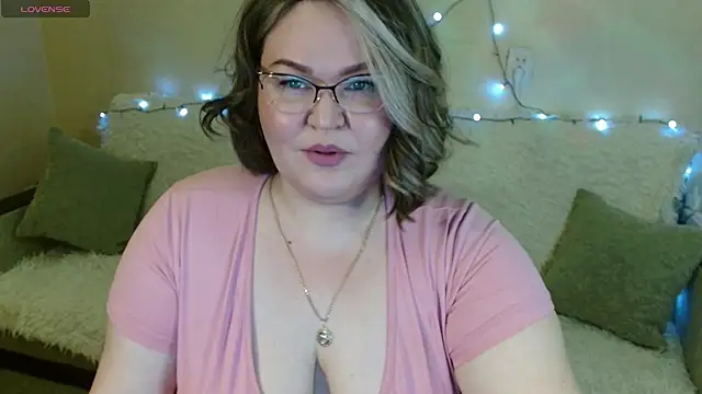 Snapshot of Vivien__wet chatting on 02-04-25, 11:16 Vivien wet online show from 02-04-25, 11:16