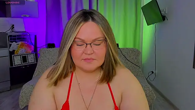 Snapshot of Vivien__wet chatting on 03-03-25, 12:05 Vivien wet online show from 03-03-25, 12:05