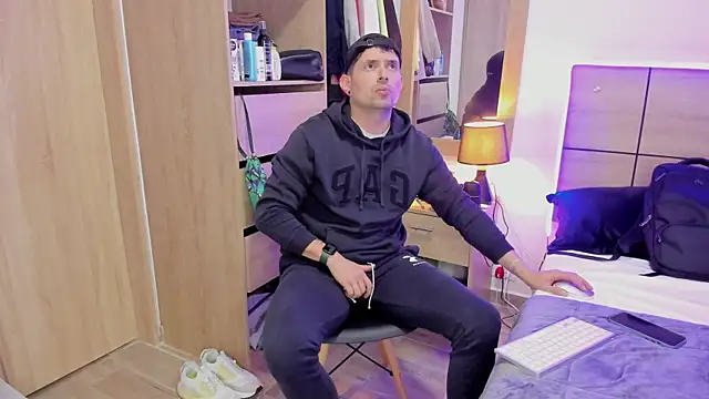 Snapshot of ILoveNYStyle chatting on 03-11-25, 07:25 ILoveNYStyle online show from 03-11-25, 07:25