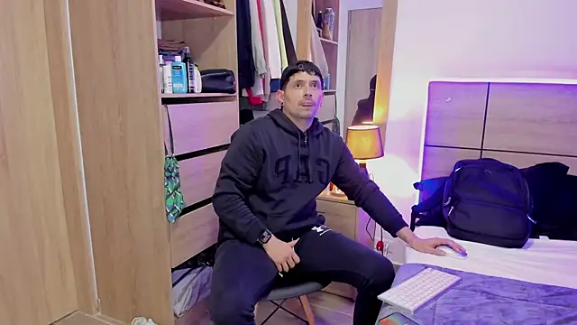 Snapshot of ILoveNYStyle chatting on 03-12-25, 01:36 ILoveNYStyle online show from 03-12-25, 01:36