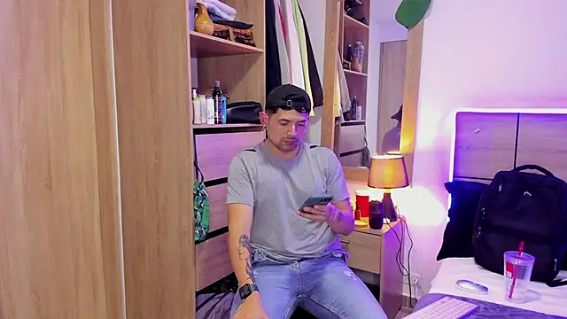 Snapshot of ILoveNYStyle chatting on 03-13-25, 12:05 ILoveNYStyle online show from 03-13-25, 12:05